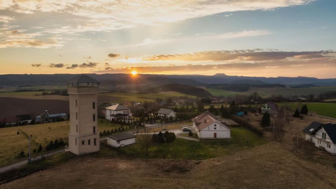 Wataha Pod Basztami - Wadera - Domki Caloroczne Radkow Zewnętrze zdjęcie